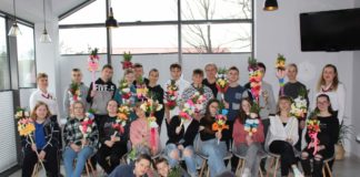 Warsztaty robienia palm wielkanocnych z KGW Rzeżuśnia