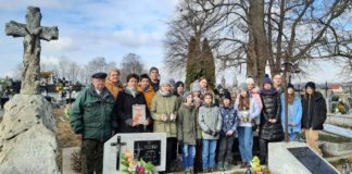 Uczniowie z Książa Małego uczcili pamięć powstańców