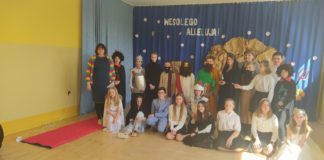 Wielkanocny występ uczniów z Książa Małego