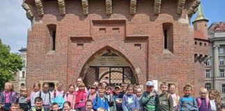 Dzieci z Książa Małego na musicalu „Cudowna lampa Aladyna” w Krakowie