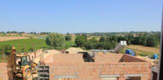 Rosną mury sali gimnastycznej w Zagorzycach