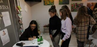 Spotkanie autorskie z Ałbeną Grabowską w Gołczy