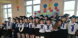 Ślubowanie pierwszoklasistów w Kozłowie