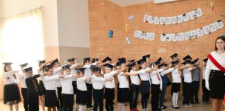 Pasowanie pierwszaków w Książu Wielkim