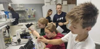 Uczniowie z Kozłowa odkrywali świat nauki