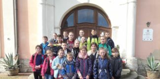 Uczniowie z Książa Małego na warsztatach tkackich