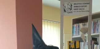 Andrzejkowe wróżby w bibliotece w Gołczy