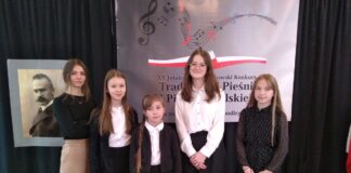 Charsznickie wokalistki na konkursie w Krakowie