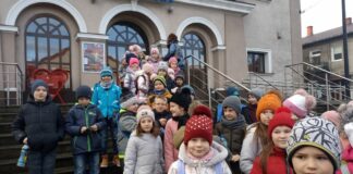 Przedświąteczna wyprawa do kina uczniów Szkoły Podstawowej w Antolce