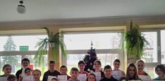 Mikołajkowy turniej tenisa stołowego w Książu Małym