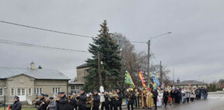 Orszak Trzech Króli ruszył po raz pierwszy w Parafii Charsznica