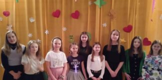 Zabawa choinkowa w szkole w Książu Małym