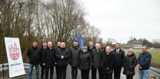 Minister Adamczyk na Miechowszczyźnie otworzył kolejne drogi powiatowe realizowane z Rządowego Funduszu Rozwoju Dróg