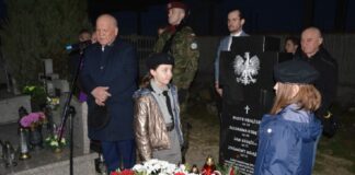 W Kozłowie upamiętnili rodziny zamordowane za pomoc Żydom