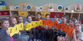 „Mała książka – wielki człowiek”… Zasłuchani, zaczytani drugoklasiści w SP Antolka