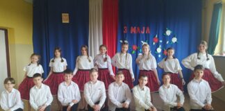 Uczniowie z Książa Małego świętowali Uchwalenie Konstytucji 3 Maja