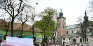 Tanecznym krokiem w Miechowie uczczono 3 Maja