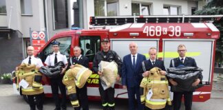 Nowe ubrania ochronne dla strażaków z Gminy Gołcza