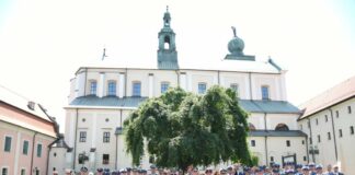 Powiatowe Święto Policji w blasku Bazyliki Grobu Bożego w Miechowie