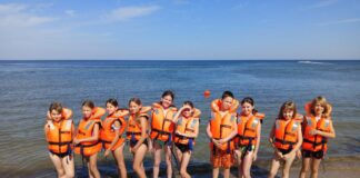 Wypoczynek uczniów z Książa Małego nad morzem