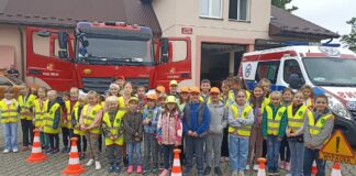 Zajęcia teoretyczne i praktyczne ze strażakami i ratownikami medycznymi