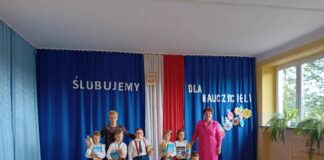 Ślubowanie pierwszaków w Książu Małym