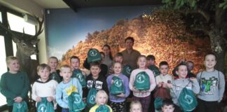 Uczniowie z Książa Małego na lekcji w Izbie Edukacji Leśnej