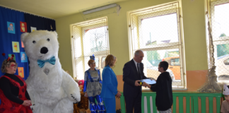 Laptopy dla czwartoklasistów i Dzień Pluszowego Misia w Gołczy