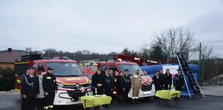 Uroczyste przekazanie samochodów ratowniczo-gaśniczych dla jednostek OSP z Gminy Gołcza