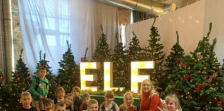 Uczniowie klas I-III z Książa Wielkiego w Fabryce Elfów w Katowicach