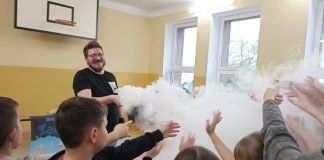 „Poczuj chemię do fizyki”