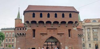 Uczniowie z Książa Małego na wycieczce w Krakowie