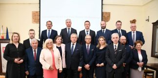 Pierwsza sesja Rady Powiatu Miechowskiego kadencji 2024-2029. Nowy starosta, zarząd i prezydium
