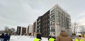 Dzień otwarty na budowie bloku wielorodzinnego w Miechowie