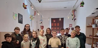 „Alleluja biją dzwony” – uczniowie Szkoły Podstawowej w Książu Małym odkrywają tradycje wielkanocne