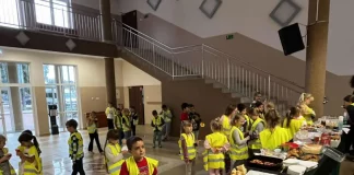 Odblaskowy kiermasz w Zespole Szkolno-Przedszkolnym w Książu Wielkim