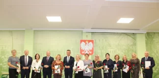 Burmistrz Miechowa wyróżnił nauczycieli i dyrektorów