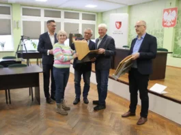 Krzesełka dla Seniorów przekazane