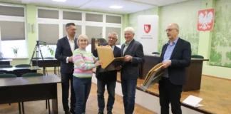 Krzesełka dla Seniorów przekazane