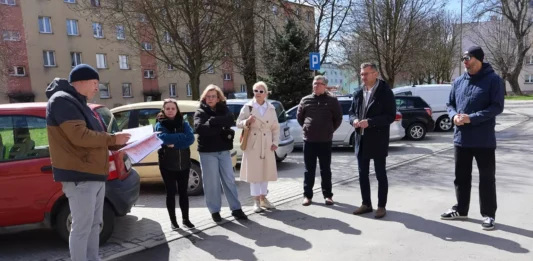 Droga na Osiedlu Parkowym w Miechowie po przebudowie