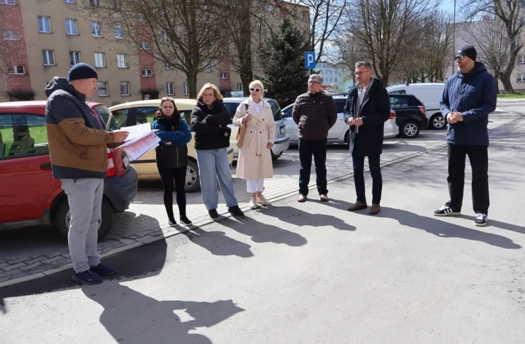 Droga na Osiedlu Parkowym w Miechowie po przebudowie