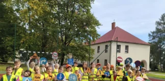 Odblaskowy turniej wiedzy uczniów Szkoły Podstawowej w Antolce