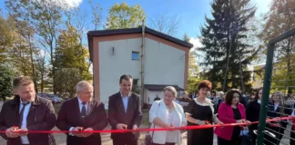 Uroczyste otwarcie boiska szkolnego w Ksiażu Małym