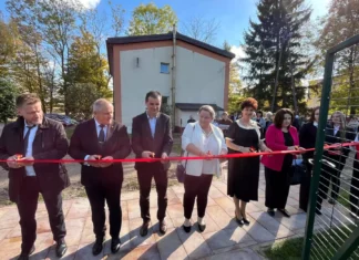 Uroczyste otwarcie boiska szkolnego w Ksiażu Małym