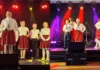 Występ uczniów z Książa Małego na Dniu Seniora
